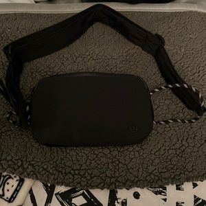 Lululemon small crossbody bag. Gently used. Only used once.